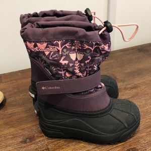 Size 11 girls/kids Columbia snow boots.